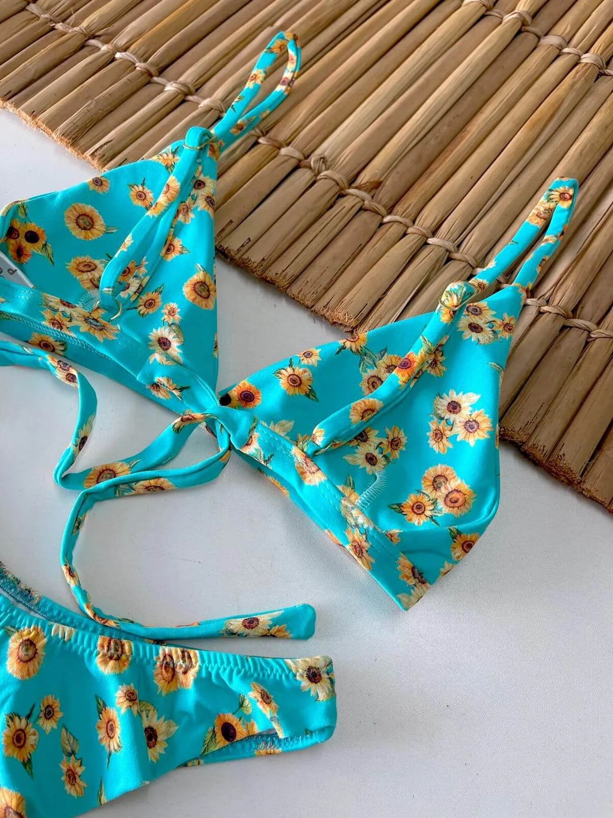 Bikini Set + Asa Delta Girasol