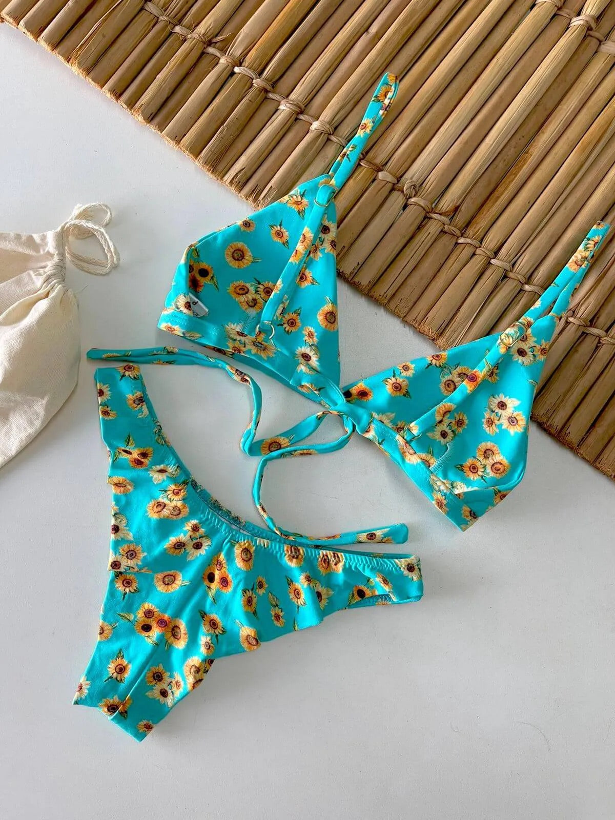 Bikini Set + Asa Delta Girasol